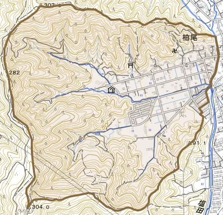 柏尾とその周辺の地図。町の範囲を重ねている