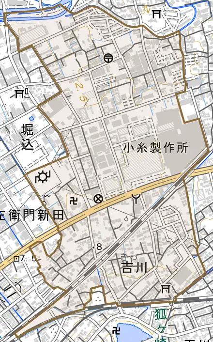 吉川とその周辺の地図。町の範囲を重ねている