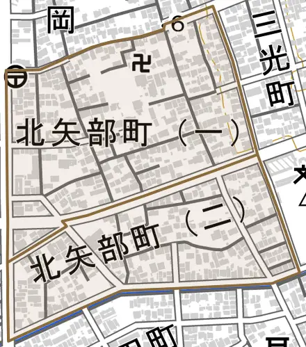 北矢部町とその周辺の地図。町の範囲を重ねている