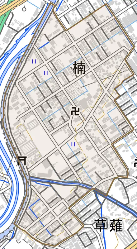 楠とその周辺の地図。町の範囲を重ねている