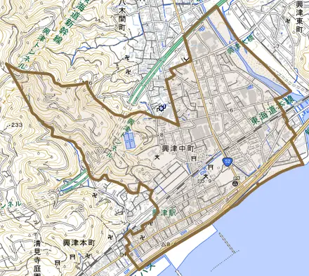 興津中町とその周辺の地図。町の範囲を重ねている