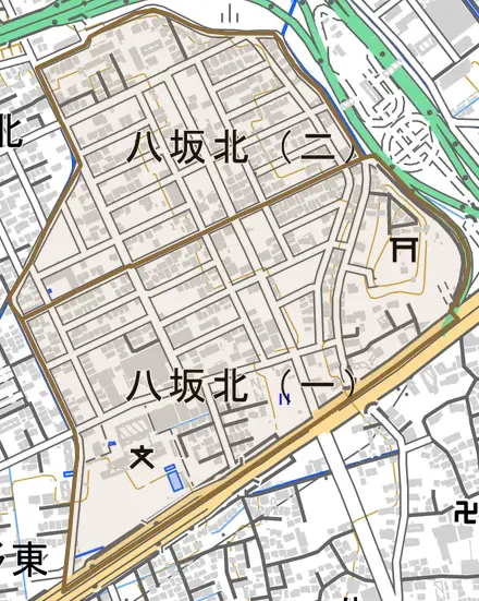 八坂北とその周辺の地図。町の範囲を重ねている