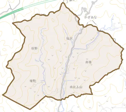 由比入山とその周辺の地図。町の範囲を重ねている