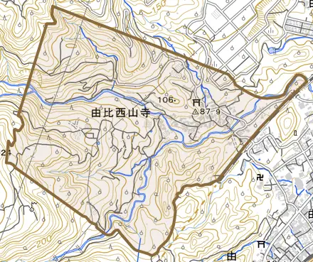 由比西山寺とその周辺の地図。町の範囲を重ねている