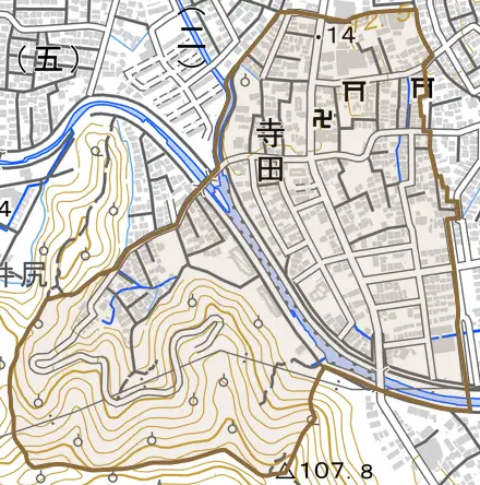 寺田とその周辺の地図。町の範囲を重ねている