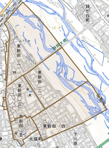 東新田とその周辺の地図。町の範囲を重ねている