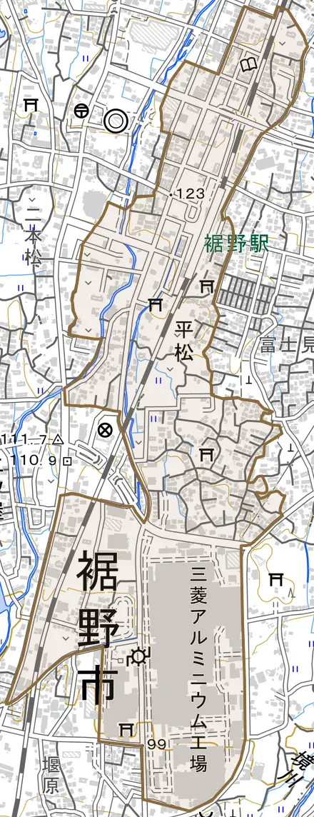 平松とその周辺の地図。町の範囲を重ねている