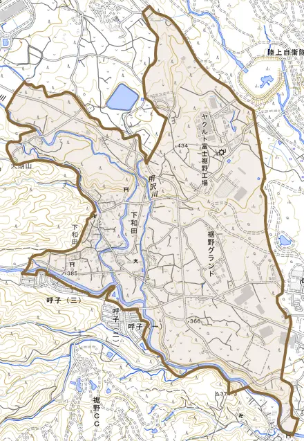 下和田とその周辺の地図。町の範囲を重ねている