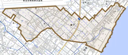 藤守とその周辺の地図。町の範囲を重ねている