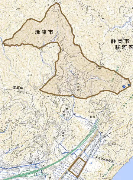 花沢とその周辺の地図。町の範囲を重ねている