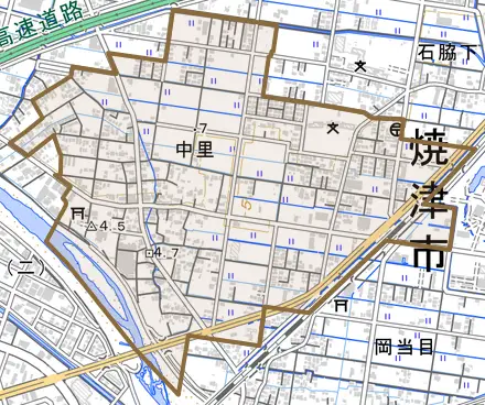 中里とその周辺の地図。町の範囲を重ねている