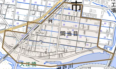 岡当目とその周辺の地図。町の範囲を重ねている