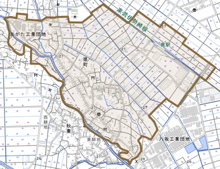 県町とその周辺の地図。町の範囲を重ねている