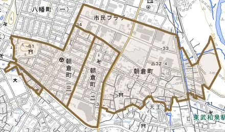 朝倉町とその周辺の地図。町の範囲を重ねている