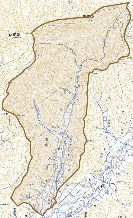粟谷町とその周辺の地図。町の範囲を重ねている