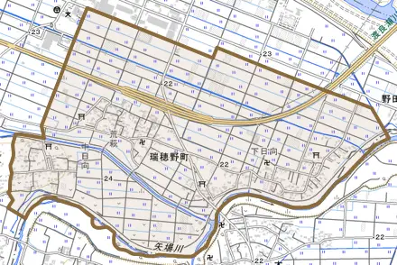 瑞穂野町とその周辺の地図。町の範囲を重ねている