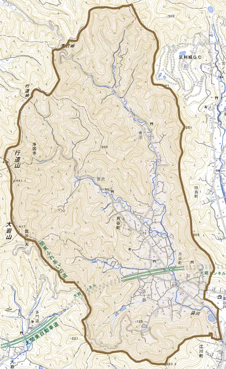 月谷町とその周辺の地図。町の範囲を重ねている