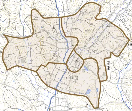 大字杉山とその周辺の地図。町の範囲を重ねている