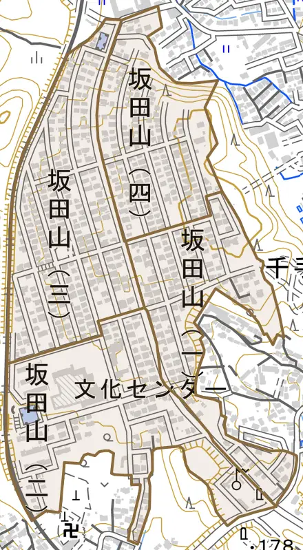 坂田山とその周辺の地図。町の範囲を重ねている