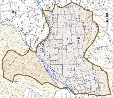 酒野谷とその周辺の地図。町の範囲を重ねている