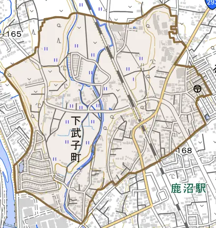下武子町とその周辺の地図。町の範囲を重ねている