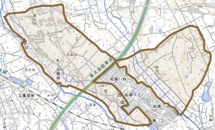 白桑田とその周辺の地図。町の範囲を重ねている