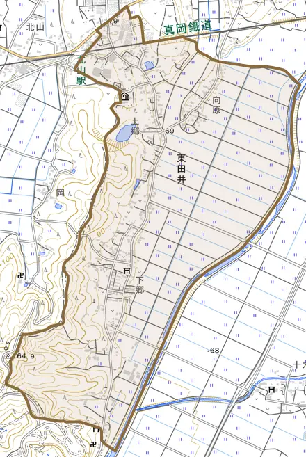 大字東田井とその周辺の地図。町の範囲を重ねている