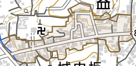 城内坂とその周辺の地図。町の範囲を重ねている
