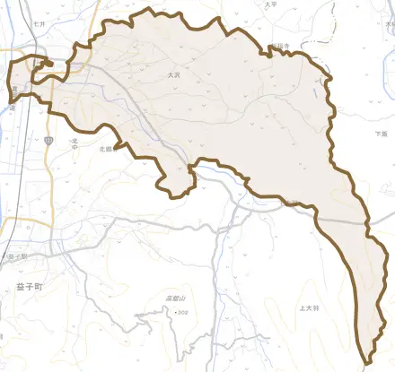 大字大沢とその周辺の地図。町の範囲を重ねている