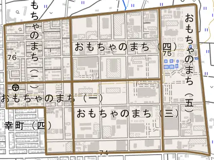 おもちゃのまちとその周辺の地図。町の範囲を重ねている