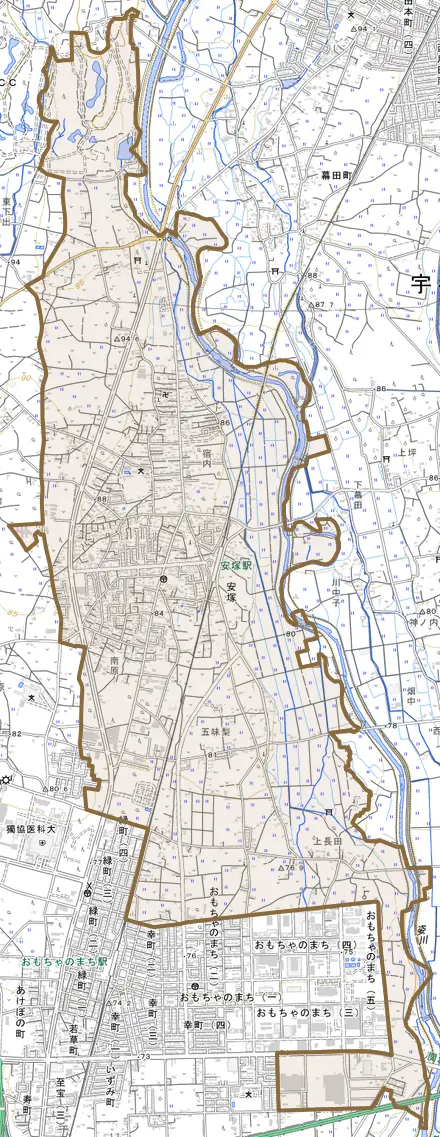 大字安塚とその周辺の地図。町の範囲を重ねている