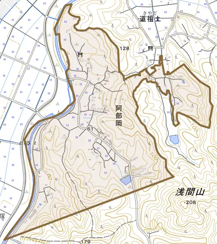 阿部岡とその周辺の地図。町の範囲を重ねている