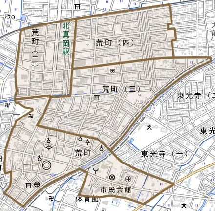荒町とその周辺の地図。町の範囲を重ねている