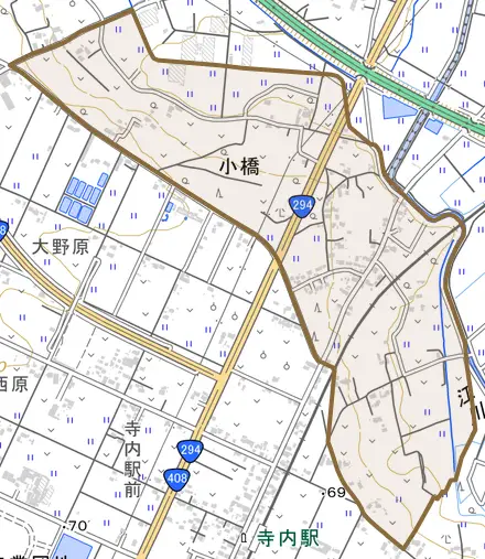 小橋とその周辺の地図。町の範囲を重ねている