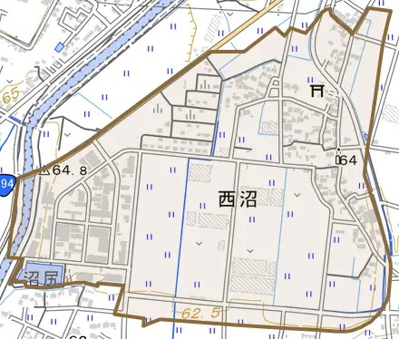 西沼とその周辺の地図。町の範囲を重ねている