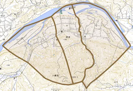大字河井とその周辺の地図。町の範囲を重ねている