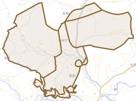 大字小井戸とその周辺の地図。町の範囲を重ねている