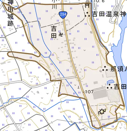 吉田とその周辺の地図。町の範囲を重ねている