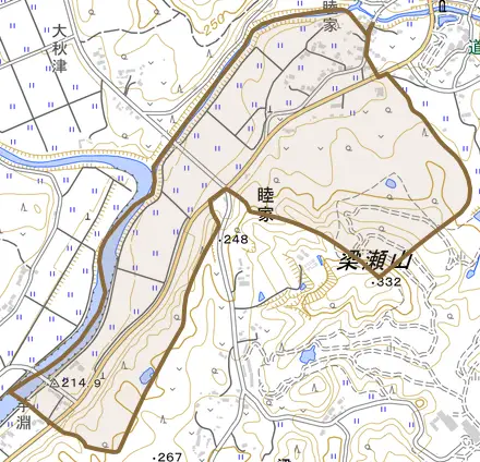 大字睦家とその周辺の地図。町の範囲を重ねている