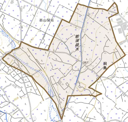 洞島とその周辺の地図。町の範囲を重ねている