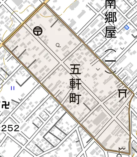 五軒町とその周辺の地図。町の範囲を重ねている