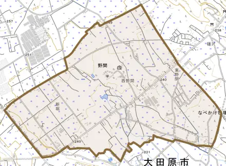 野間とその周辺の地図。町の範囲を重ねている
