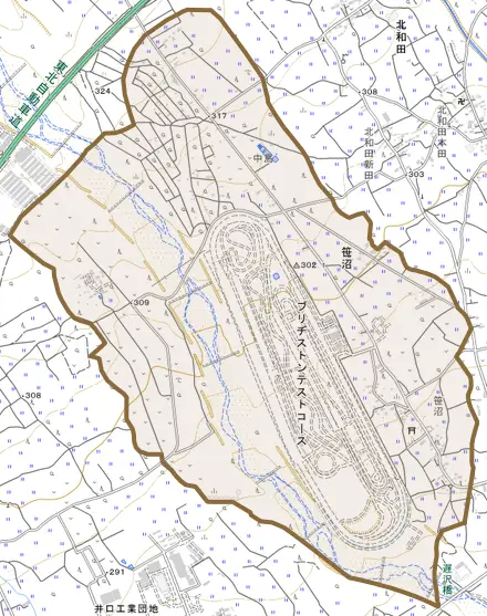 笹沼とその周辺の地図。町の範囲を重ねている