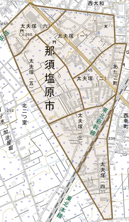 太夫塚とその周辺の地図。町の範囲を重ねている