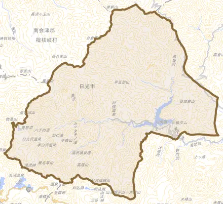 川俣とその周辺の地図。町の範囲を重ねている