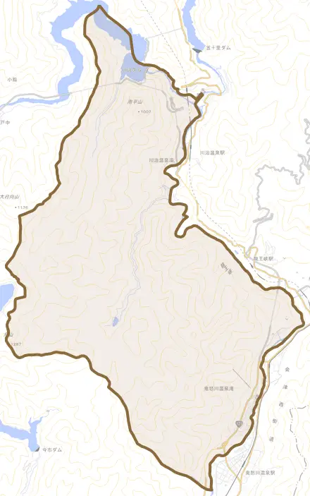 鬼怒川温泉滝とその周辺の地図。町の範囲を重ねている
