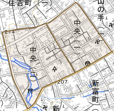 中央とその周辺の地図。町の範囲を重ねている