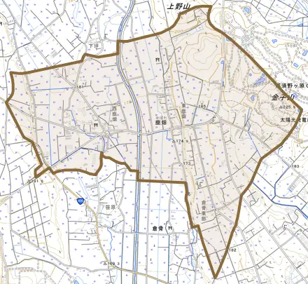 鹿畑とその周辺の地図。町の範囲を重ねている