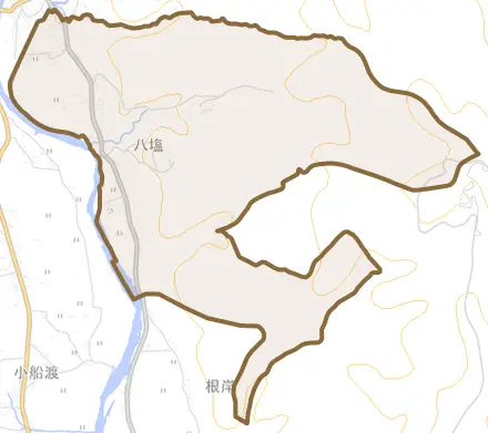 八塩とその周辺の地図。町の範囲を重ねている