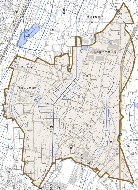 大字出井とその周辺の地図。町の範囲を重ねている